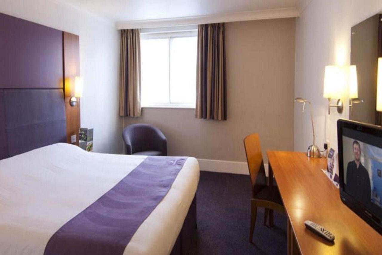 Premier Inn ケタリング エクステリア 写真